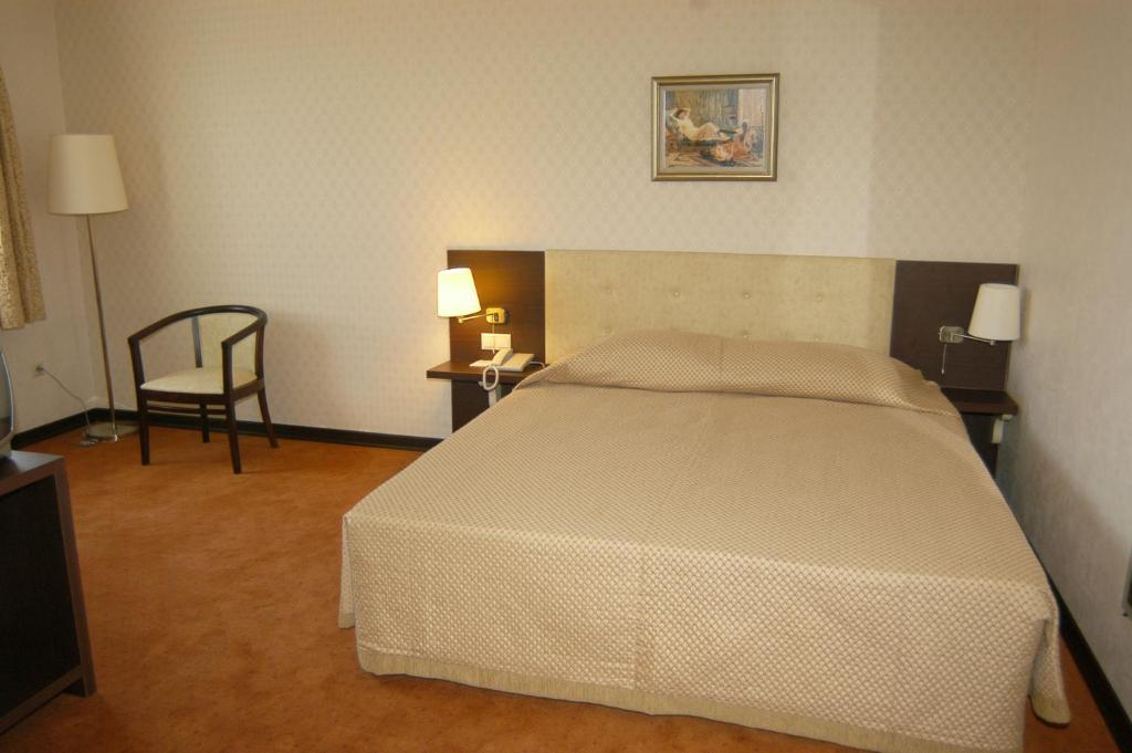 Palmcity Hotel Akhisar Rum bild